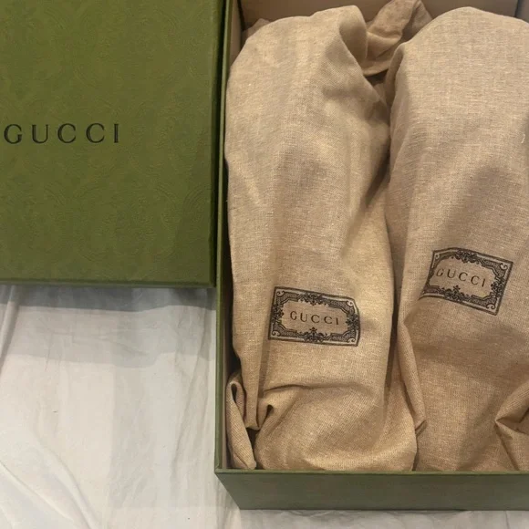 Gucci Men's Classic Black Sneakers - Picture 3 of 3